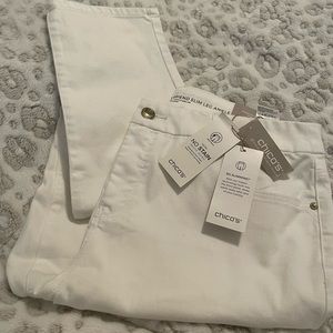 Chicos Girlfriend Slimming Jeans White size 1.5